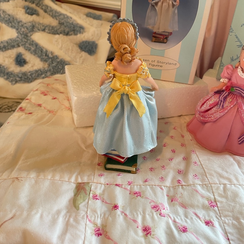 Madame Alexander Blue and Yellow Floral Doll - Picture 3 of 6